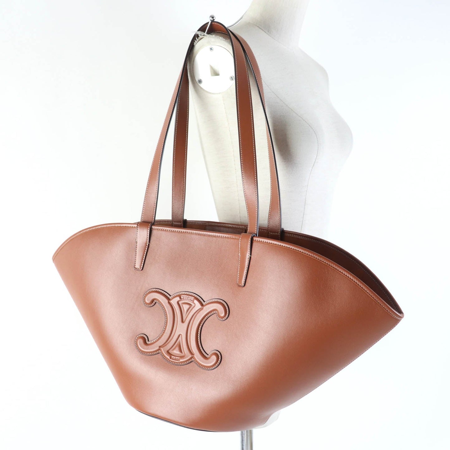 Celine Tote Bag 196953 Du3.04 Lu Main: Smooth Calfskin Tan Cuir Triomphe Kufan Medium Tote Bag Women Used Authentic