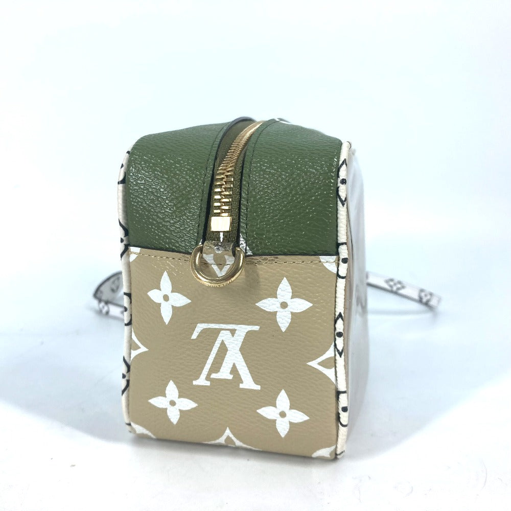 Louis Vuitton Shoulder Bag M67610 Monogram Giant Canvas, Plastics Khaki Monogram Giant Beach Porch Women Used Authentic