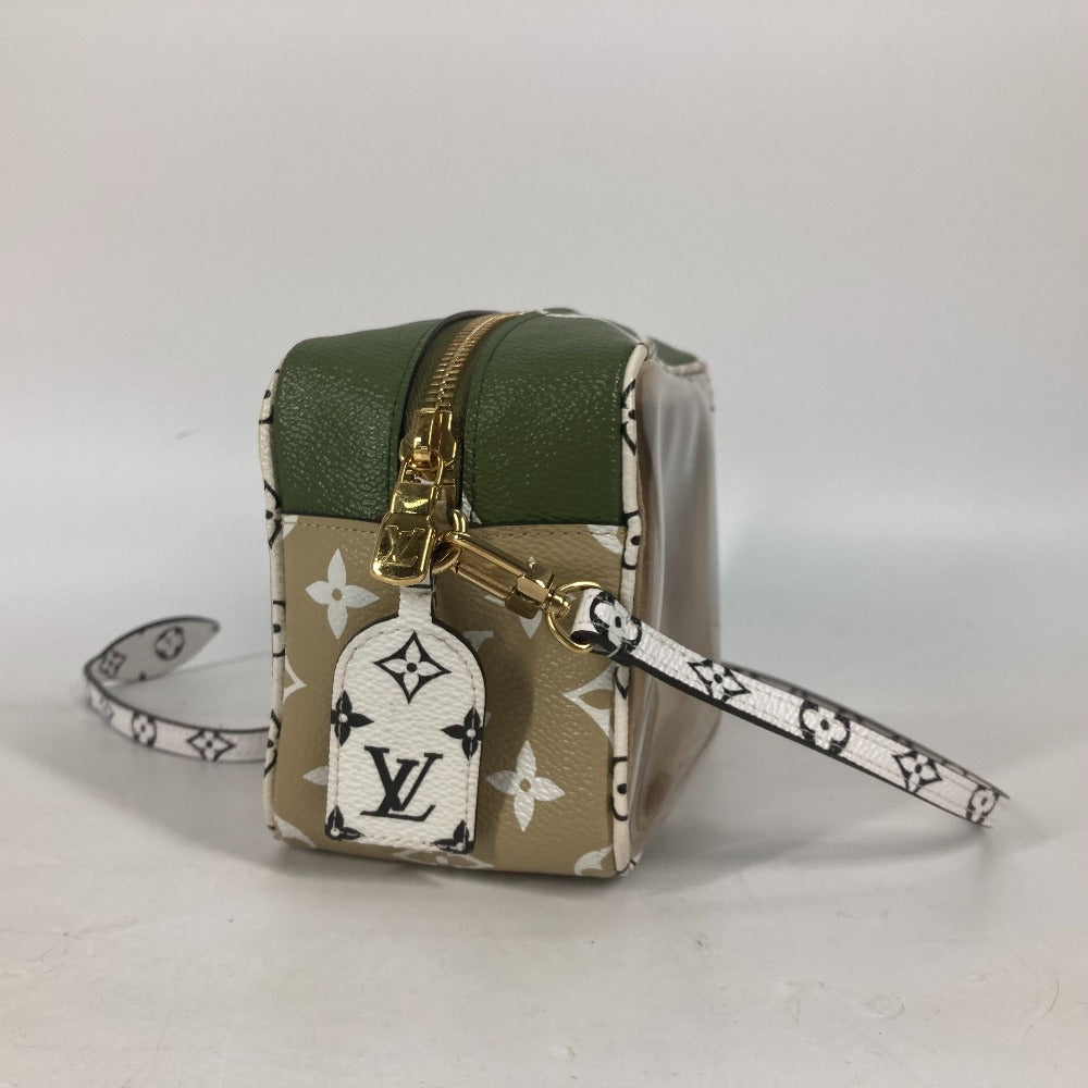 Louis Vuitton Shoulder Bag M67610 Monogram Giant Canvas, Plastics Khaki Monogram Giant Beach Porch Women Used Authentic