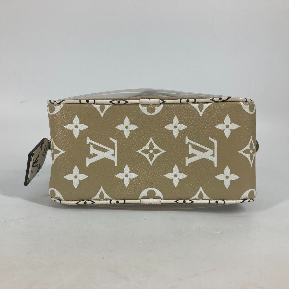 Louis Vuitton Shoulder Bag M67610 Monogram Giant Canvas, Plastics Khaki Monogram Giant Beach Porch Women Used Authentic