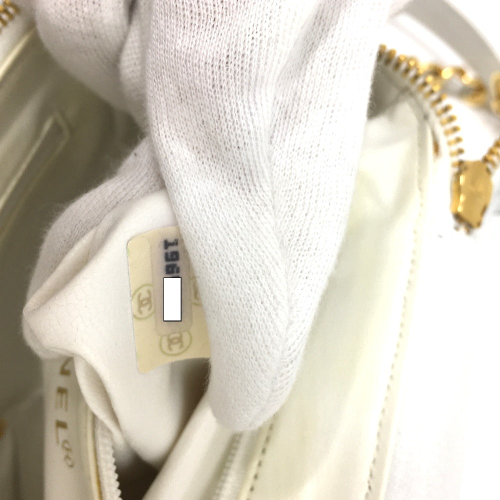 Chanel Shoulder Bag Lambskin White Cc Coco Mark Matrasse