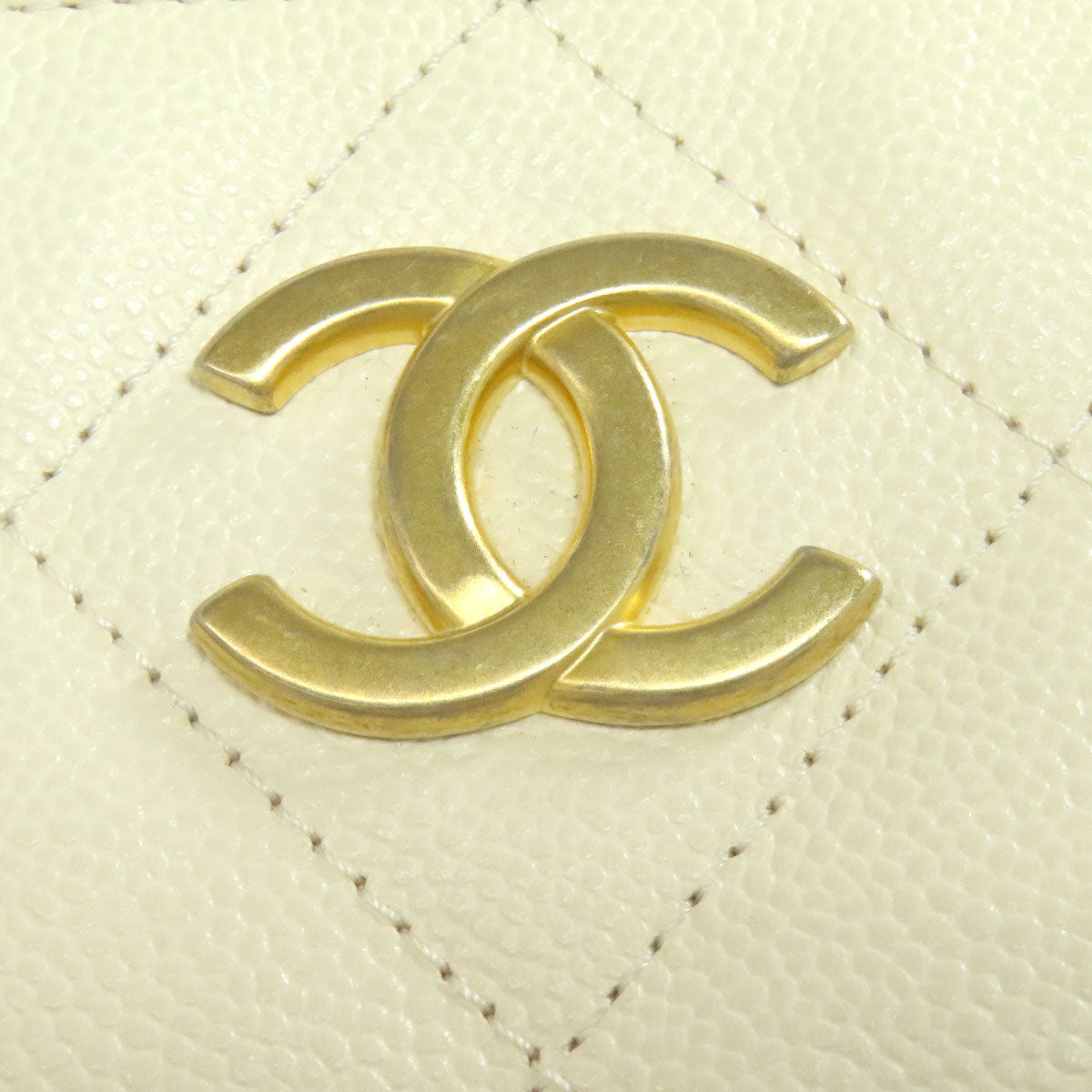 Chanel Tote Bag Caviar Skin White Chain Tote Gold Metal 2 Way Women Used Authentic