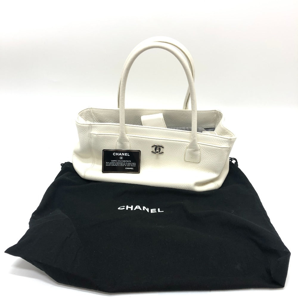 Chanel Tote Bag A29293 Leather White Executive Women Used Authentic