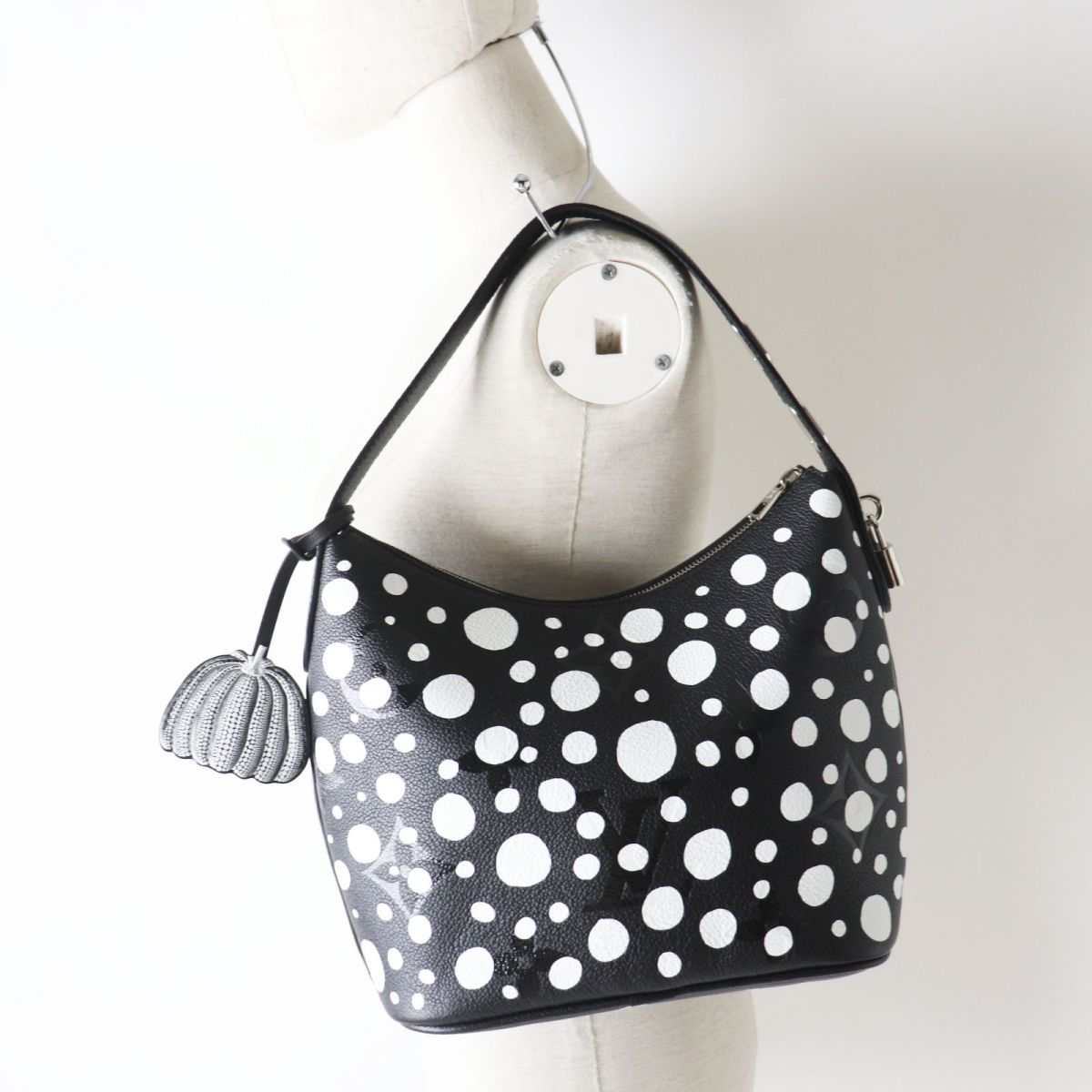 Louis Vuitton Shoulder Bag Main: Monogram Empreinte Black X White Infinity Dots Women Used Authentic